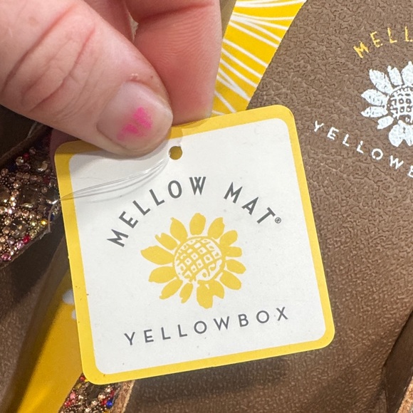 Yellow Box Women's Multicolor Bling Sandals- NEW with box. Size 8. - Picture 3 of 8